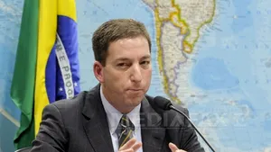 Un jurnalist susţine că a primit 20.000 de documente de la Snowden: 
