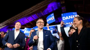 Austria: Liderul extremei drepte îşi îndeamnă rivalii să îl lase să guverneze după victorie