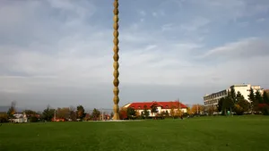 Accident rutier, în apropiere de Coloana Infinitului: Patru persoane rănite au fost duse la spital