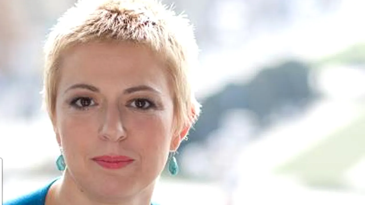 Regizoarea Ada Hausvater, decorată cu Ordinul Artelor şi Literelor în grad de Cavaler