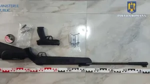 Arme ilegale găsite prin urmărirea vânzărilor de alice în cadrul Operațiunii Jupiter în București