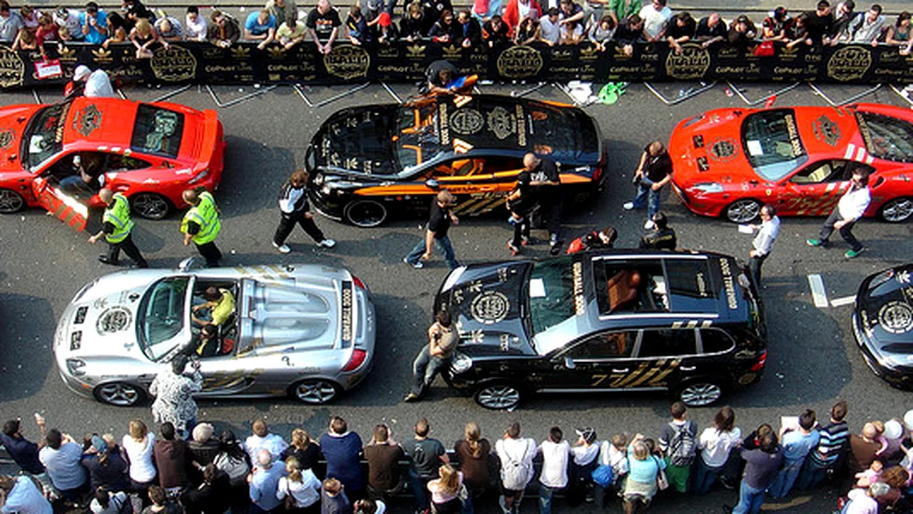 Poliţia i-a luat permisul unui german, participant la cursa bolizilor de sute de euro, Gumball 3000  - VIDEO