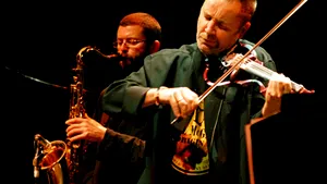 Festivalul Enescu: Nigel Kennedy revine la Bucureşti, înlocuind-o pe Martha Argerich