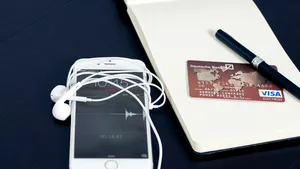 Germania forţează Apple să permită şi altor companii accesul la cipul NFC de pe iPhone. Decizia are implicaţii majore