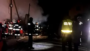 VIDEO | Clădirea de trei etaje din Polonia care s-a prăbuşit din cauza unei explozii. Bilanţ: 8 morţi, inclusiv 4 copii