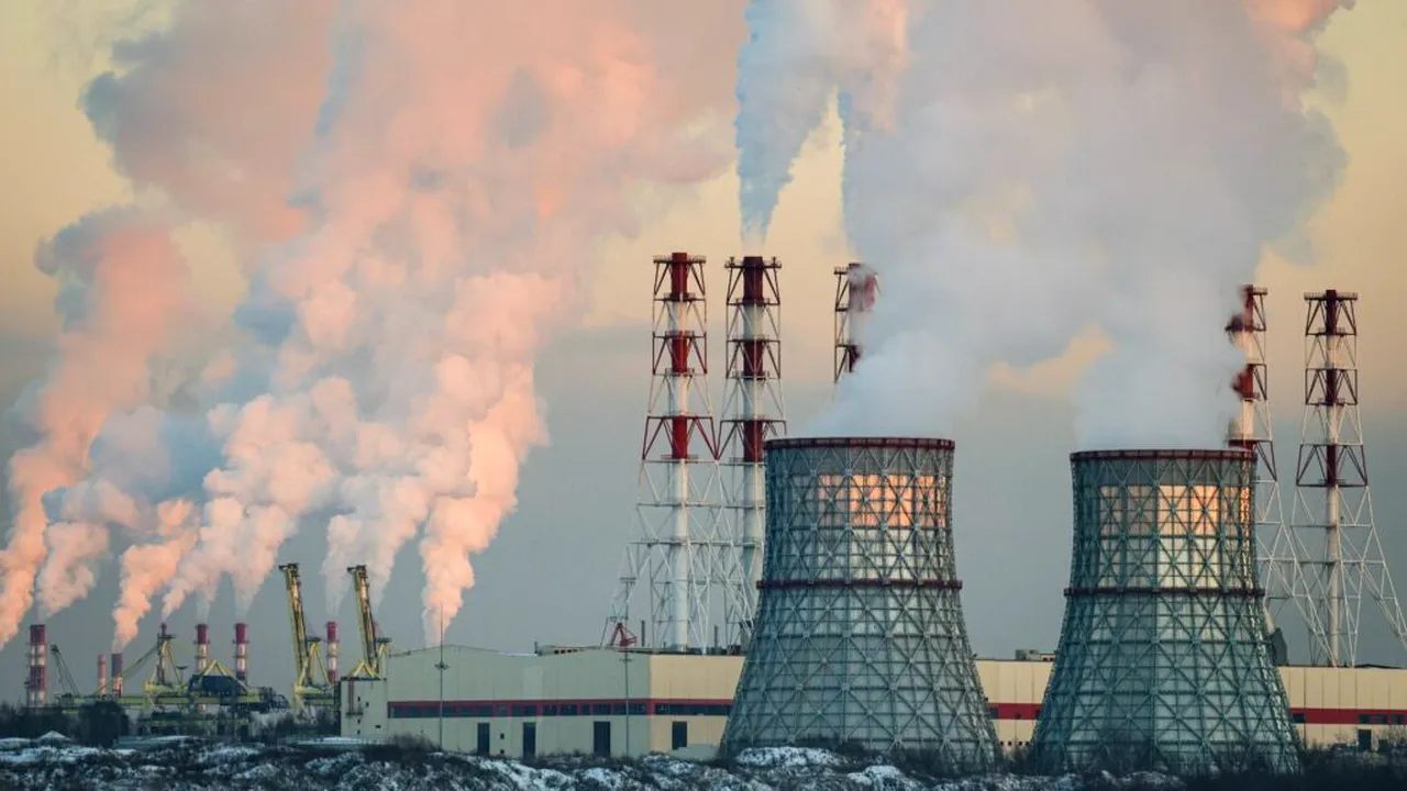 O mare parte a ucrainenilor din Donbas au rămas fără curent din cauza atacurilor asupra termocentralelor din regiune