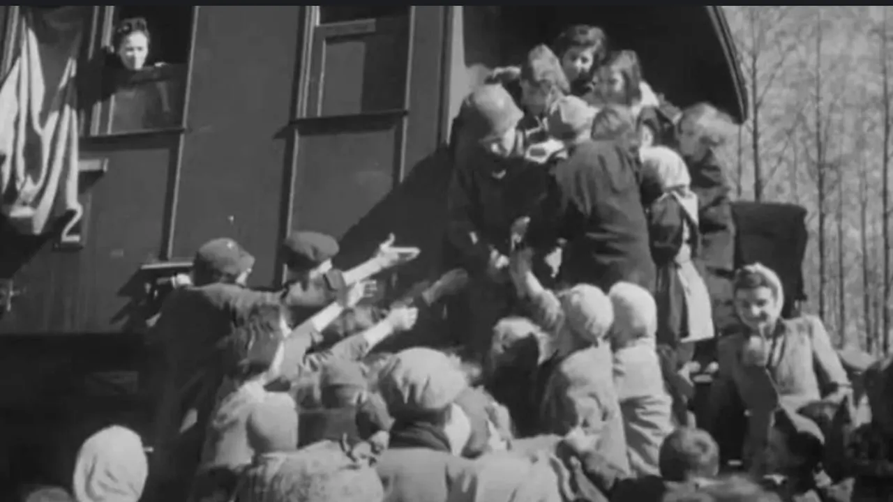 Ciucă, de Ziua Comemorării Victimelor Holocaustului: Rană adâncă