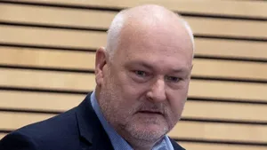 Un politician german de extremă dreapta e acuzat că folosea prizonieri politici pentru a munci la ferma sa din Belarus