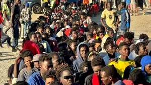 Sute de migranți protestează în Ceuta și cer azil: „Nu vrem să ne întoarcem în Maroc”