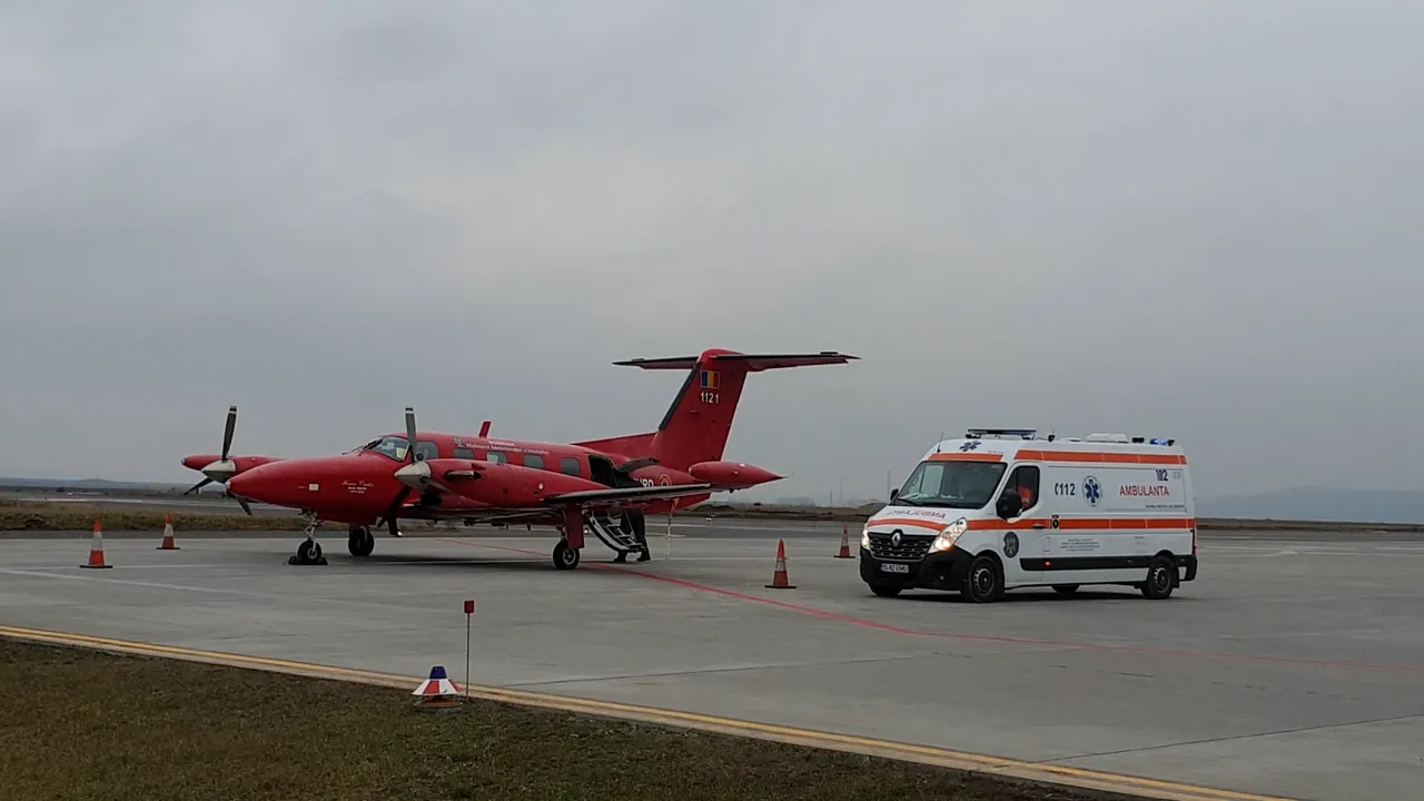 DSU: De ce s-a întors din drum avionul care transporta în Belgia un pacient cu arsuri grave