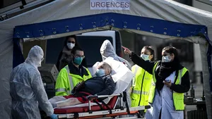 După Italia, şi Franţa suspectează că a avut cazuri de Covid-19 de la începutul lunii ianuarie. Mărturiile unor bolnavi 