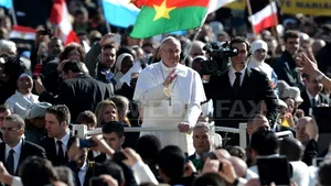 ÎNTRONIZAREA Papei Francisc: Zeci de mii de oameni, în Piaţa Sfântul Petru: 