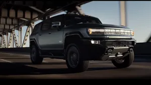 LeBron a prezentat noul Hummer electric. SUV-ul prinde 100 km/oră în doar 3.5 secunde