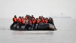 Paza de coastă italiană: 26 de morți în urma răsturnării unei bărci care transporta migranți