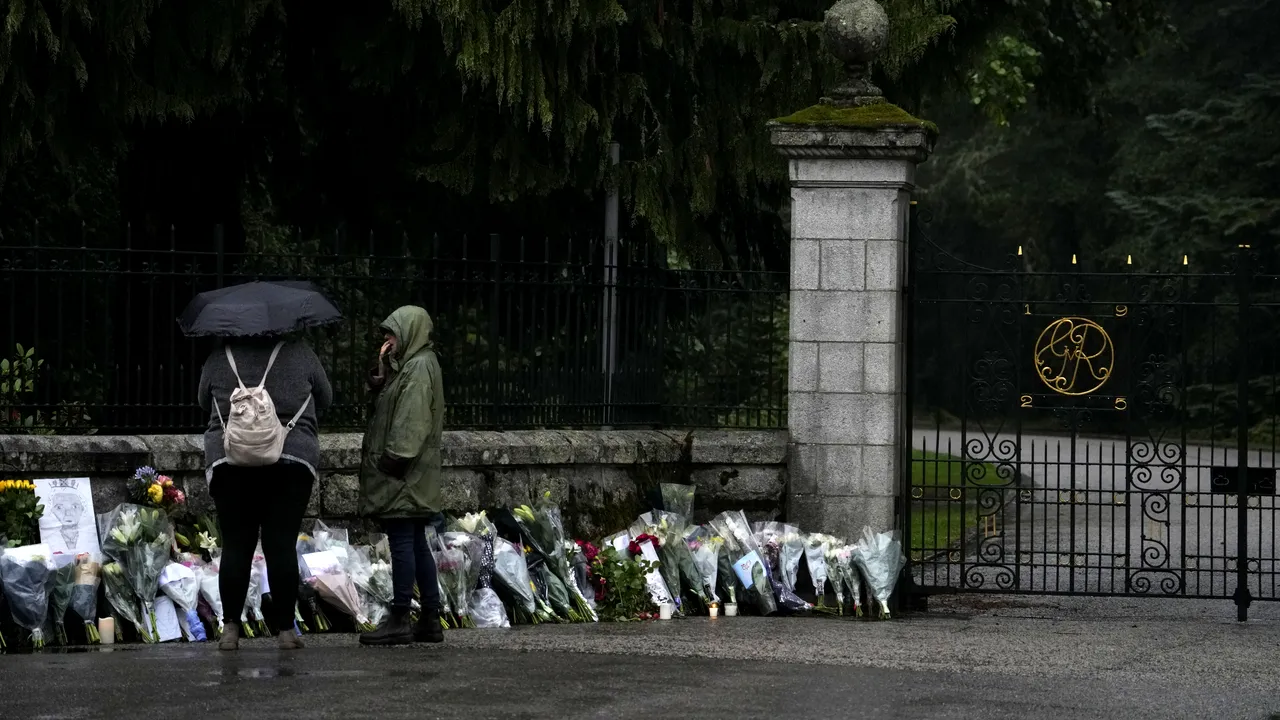 Membrii familiei regale s-au întors la Balmoral după o slujbă religioasă privată