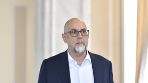 Kelemen Hunor, în Parlament: Învestirea Guvernului Luca Niculescu pune capăt crizei guvernamentale. Celelalte crize rămân