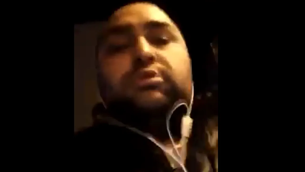 VIDEO Atac filmat LIVE pe Facebook, în curtea Secţiei 9 de Poliţie din Bucureşti: Poliţist înjunghiat de un bărbat 