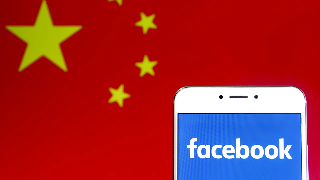 Facebook a eliminat de pe platformă mai multe conturi şi pagini false create cu scopul de a dezinforma în privinţa alegerilor prezidenţiale din SUA. Reţeaua ar proveni din China