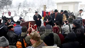 Nicolae Ceauşescu ar fi împlinit astăzi 93 de ani. Vezi cum l-au comemorat simpatizanţii - GALERIE FOTO