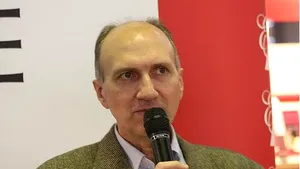 INTERVIU Ion Bogdan Lefter, amfitrionul Cafenelei critice: ”La cafenea, cu spirit critic cât cuprinde!”