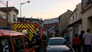 Un nou atac în Paris: Cel puţin 12 persoane, rănite într-un restaurant din Paris, după explozia unei bombe artizanele