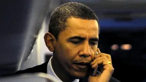 Obama îşi va păstra telefonul BlackBerry