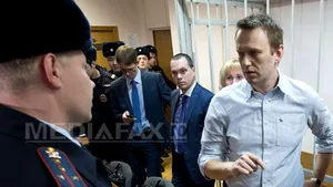 Aleksei Navalnîi şi-a tăiat brăţara electronică pentru a protesta faţă de arestul la domiciliu - FOTO