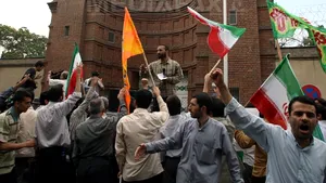 Manifestaţie programată pentru luni în faţa ambasadei Franţei din Iran