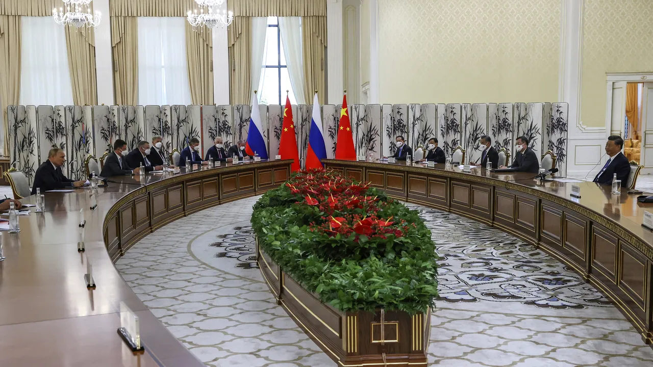 Întâlnire între liderii Rusiei şi Chinei. Putin îi mulţumeşte lui Xi Jinping pentru 