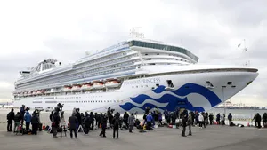 135 de persoane, diagnosticate cu noul coronavirus pe vasul de croazieră Diamond Princess