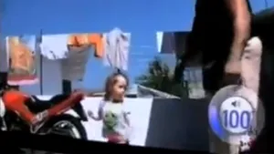 Cazul fetiţei găsite într-o tabără de romi din Grecia - Cum dansa copilul la comanda familiei cu care trăia: 