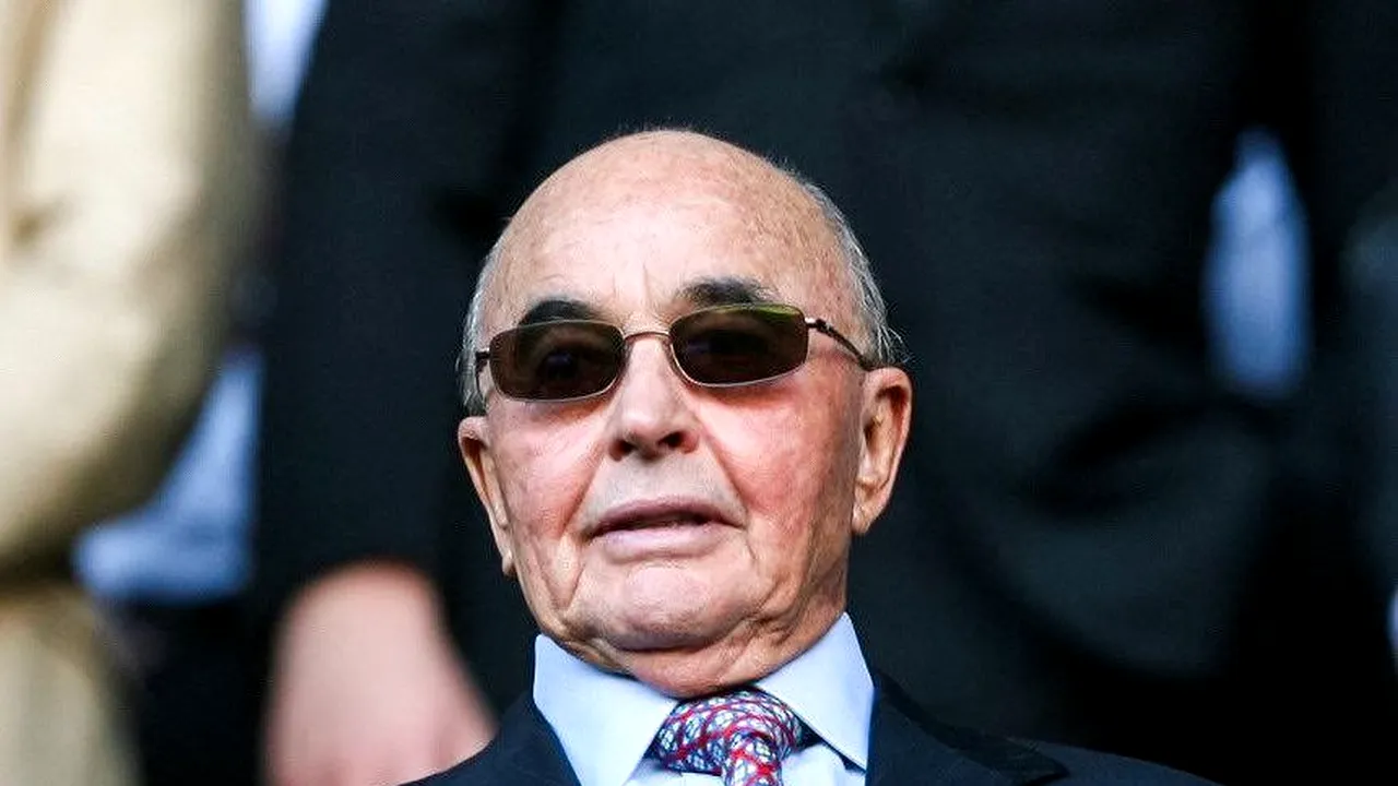 Joe Lewis, proprietarul lui Tottenham, pledează vinovat pentru trafic de informaţii privilegiate