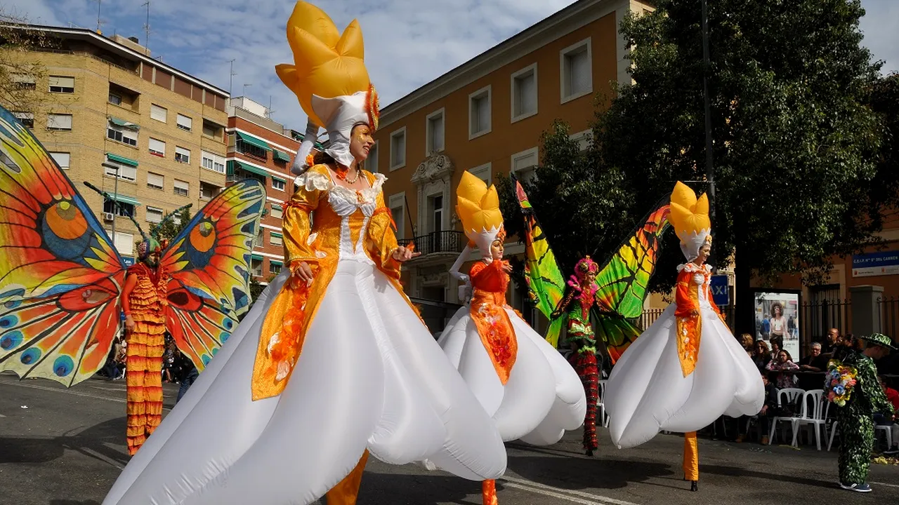 Penultimul weekend B-FIT aduce un musical în aer liber şi spectacole nocturne cu dans şi jonglerii