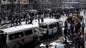 Cel puţin cinci morţi în atacuri separate în Siria, în pofida armistiţiului în vigoare. Rebelii susţin că administraţia Al-Assad a comis unul dintre atacuri: 