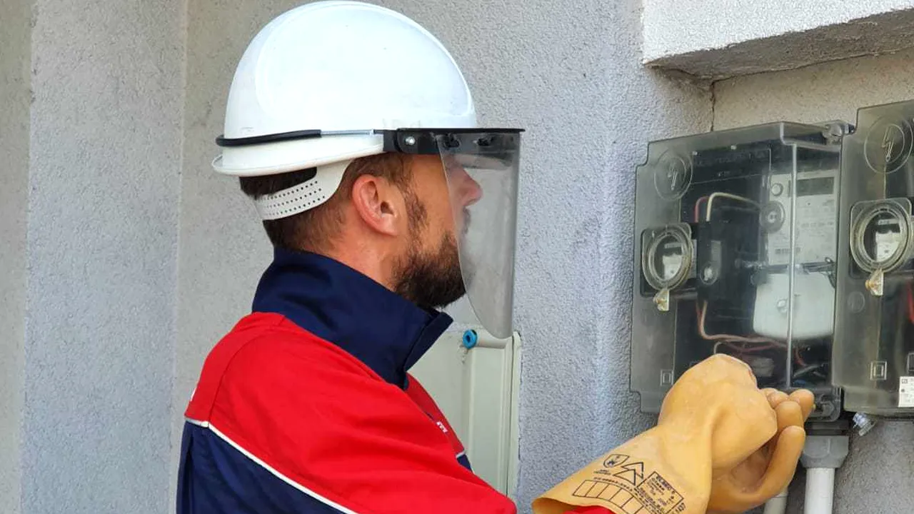 Distribuţie Oltenia, mesaj de avertizare către clienţi: Acordaţi o atenţie deosebită la operatorii de distribuţie