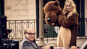 George Clooney şi Danny DeVito, protagoniştii unei reclame la un brand de cafea