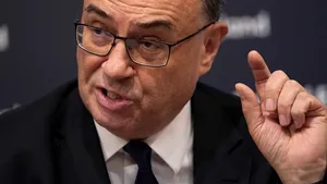 Guvernatorul Băncii Angliei îndeamnă la reconstruirea relaţiilor cu UE: Brexitul a subminat economia