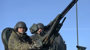 Senatul a aprobat proiectul de lege privind planificarea apărării, iniţiat de Guvern