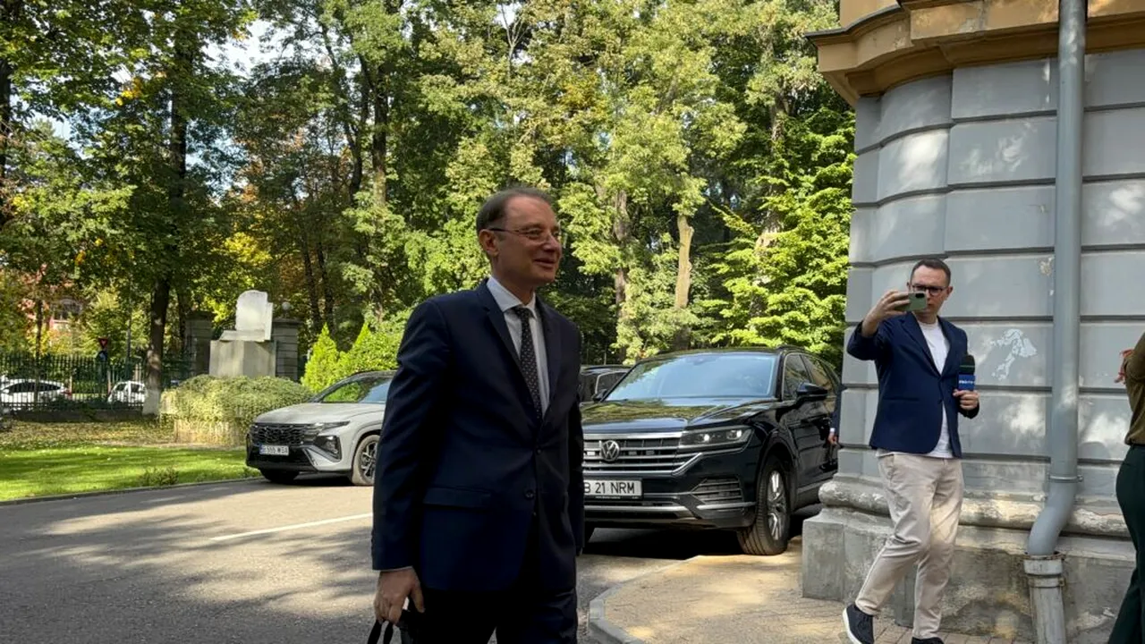 Luca Niculescu a început consultările pentru formarea Guvernului. PSD, primul pe listă, urmat de PNL și UDMR. Cu cine vine Grindeanu la discuții