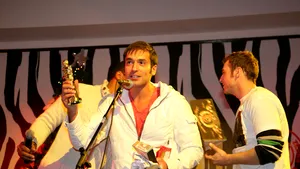 Radu Vâlcan a primit un trofeu Oscar şi lenjerie intimă cu emblema lui Moş Crăciun