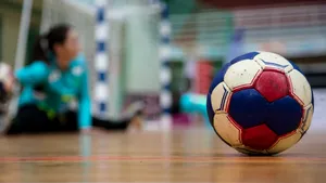 Acuzaţii şocante la CSM Ploieşti: Asistent medical, acuzat că intră peste sportivele minore când fac duş