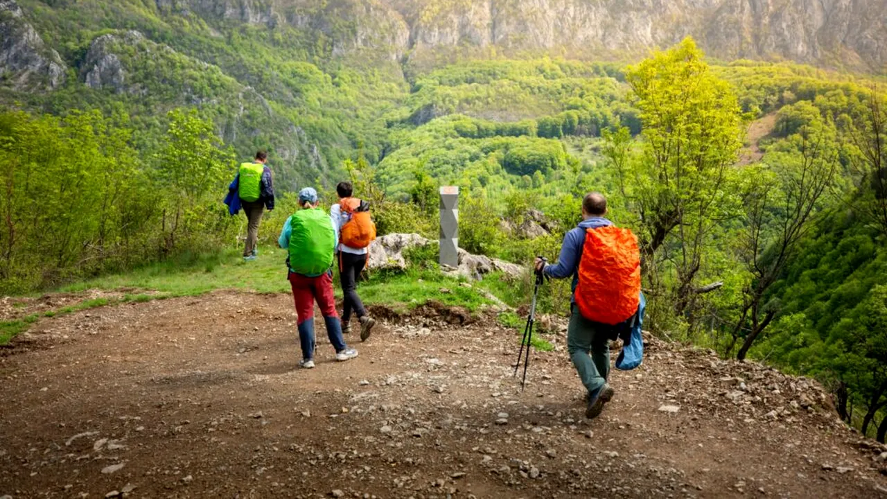 De la burnout la „vreau să demonstrez că pot”: cine sunt oamenii care au ales 10 zile de stres bun pe Via Transilvanica. Primele tipologii identificate în studiul MedLife