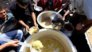 Avioane militare britanice vor paraşuta alimente destinate refugiaţilor din Irak