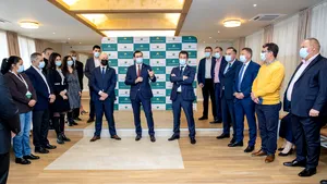 Fermierii membri în Clubul Fermierilor Români faţă în faţă cu Adrian Chesnoiu