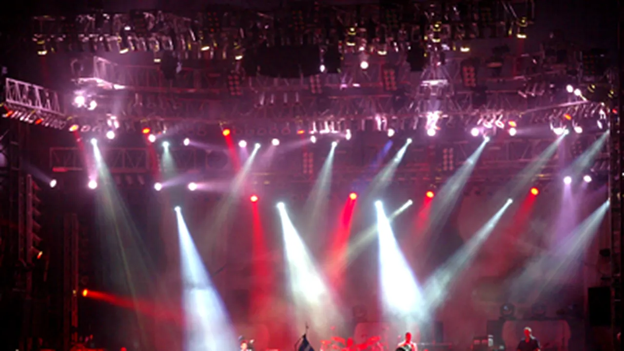Peste 2000 de bilete vândute la concertul Placebo (Video)