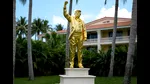 Statuia aurită a lui Donald Trump, binecuvântată în Florida. Pastorul: „Nu este un vițel de aur”