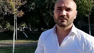 Povestea teleormăneanului care dăruieşte statui oraşului său, deşi viitorul „parc al personalităţilor” e pustiu - VIDEO