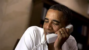 Barack Obama nu trimite mesaje text şi nu poate avea un smartphone cu funcţie de înregistrare