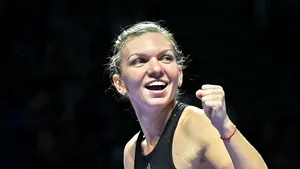 Simona Halep s-a CALIFICAT în semifinalele turneului de la Dubai, după ce a învins-o pe rusoaica Makarova: 