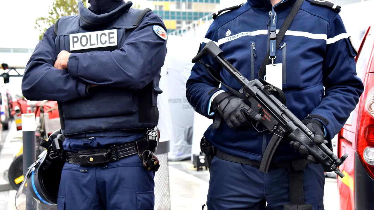 BREAKING | Explozie la Paris în faţa biroului ataşatului militar iordanian - FOTO, VIDEO